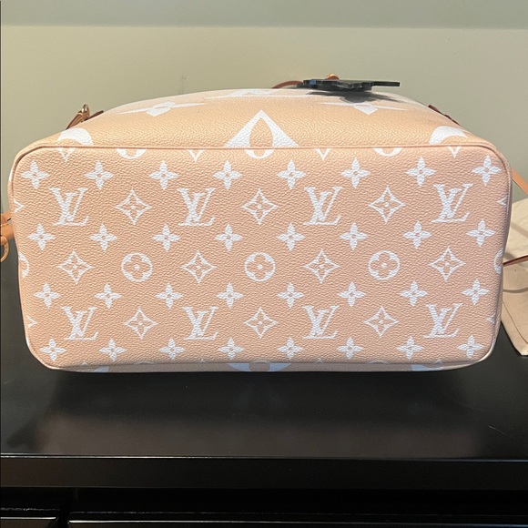 Louis Vuitton Monogram Giant By The Pool Neverfull MM Brume - Picture 5 of 13